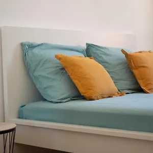 New Fully Equipped Air-conditioned , Marseille France